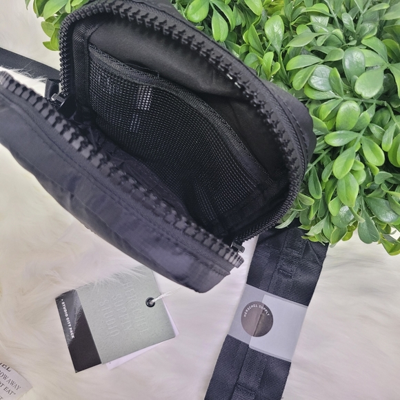 HS8 Crossbody | Studio - Picture 6 of 11